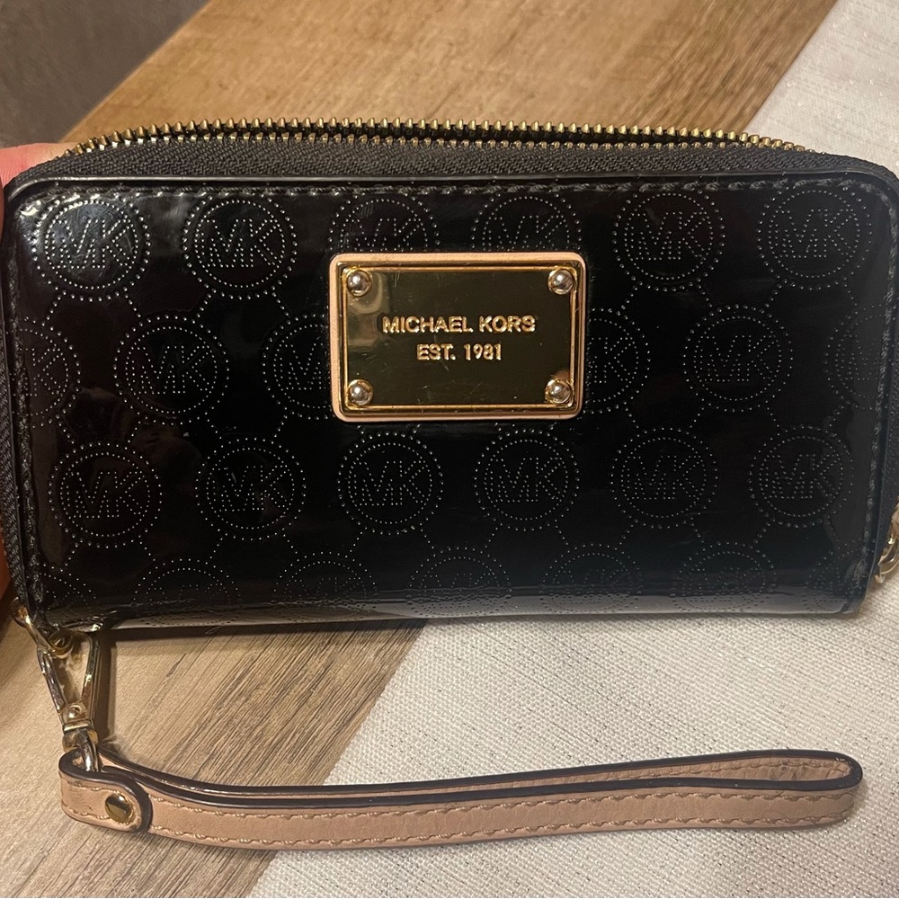 Michael Kors Wristlet